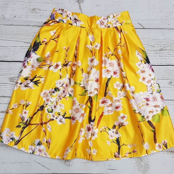 Dresses & Skirts - Satin floral paint skirt